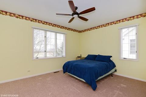 646 Golfers Ln, Bartlett, IL 60103 photo 5