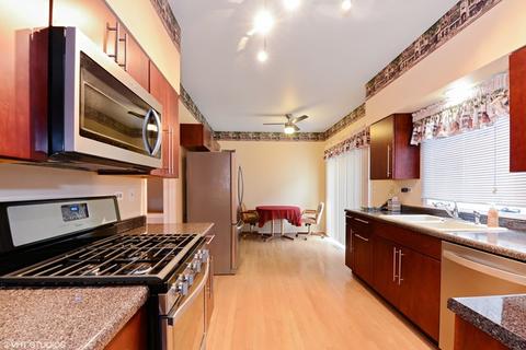 646 Golfers Ln, Bartlett, IL 60103 photo 2