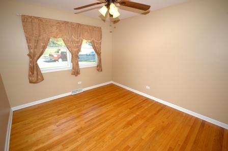 96 N Lyle Ave, Elgin, IL 60123 photo 13