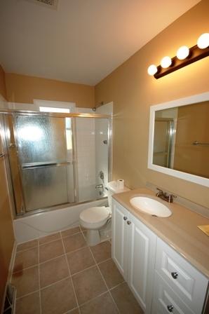 96 N Lyle Ave, Elgin, IL 60123 photo 12