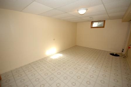 96 N Lyle Ave, Elgin, IL 60123 photo 16