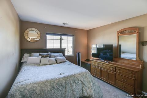 2352 Reflections Dr, Aurora, IL 60502 photo 9