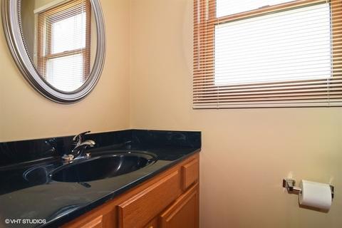 1525 Creekside Dr, Hoffman Estates, IL 60169 photo 17