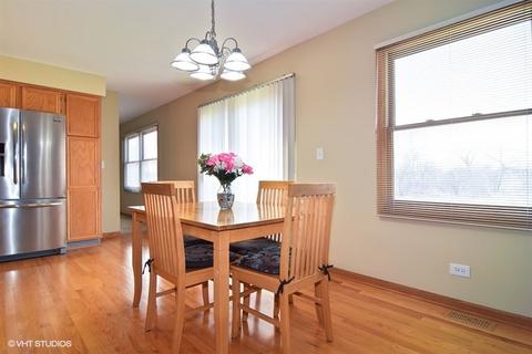 1525 Creekside Dr, Hoffman Estates, IL 60169 photo 6