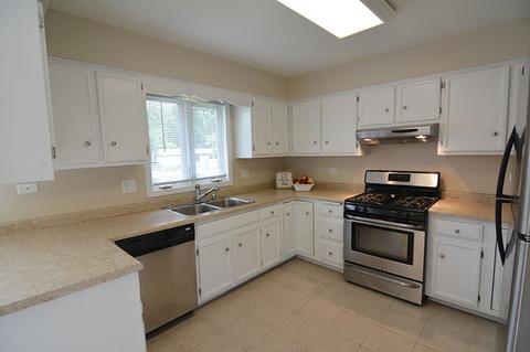 13 N385 Coombs Rd, Elgin, IL 60124 photo 4