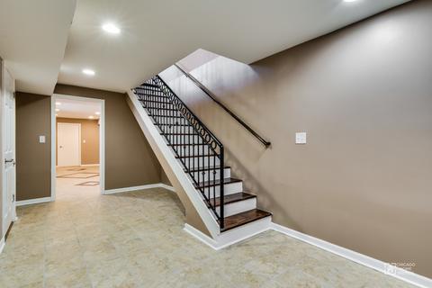 655 E Bowen Ave, Chicago, IL 60653 photo 10