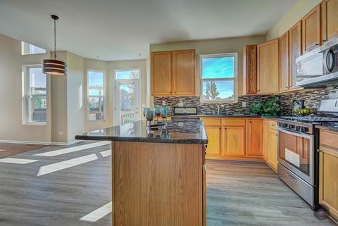 11401 Glenbrook Cir, Plainfield, IL 60585 photo 9