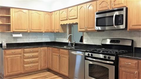 1019 Valewood Rd, Bartlett, IL 60103 photo 2