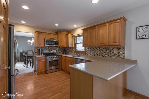3304 W Bretons Dr, Mchenry, IL 60050 photo 3