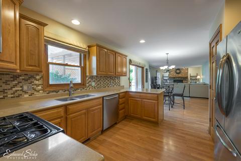 3304 W Bretons Dr, Mchenry, IL 60050 photo 5