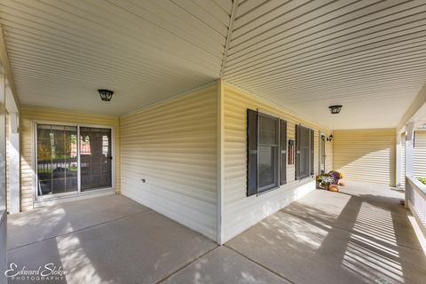 3304 W Bretons Dr, Mchenry, IL 60050 photo 2