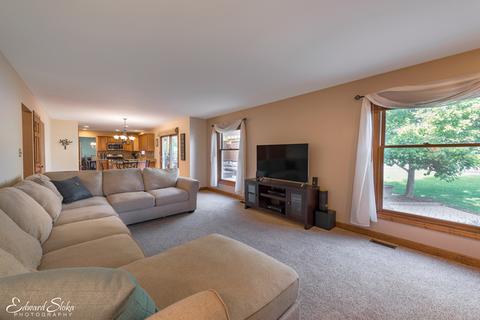 3304 W Bretons Dr, Mchenry, IL 60050 photo 9