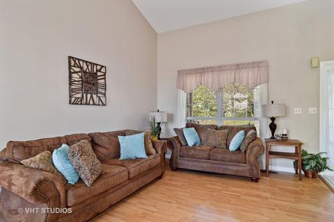 342 Lincoln Dr, Bartlett, IL 60103 photo 3