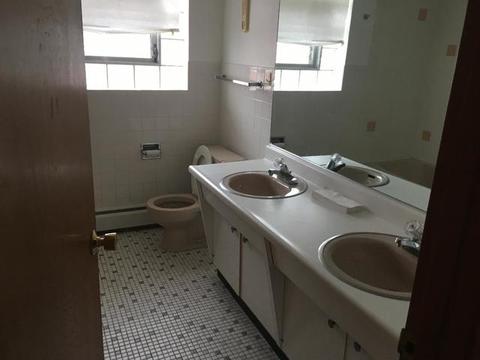 69 Dover Dr, Des Plaines, IL 60018 photo 4