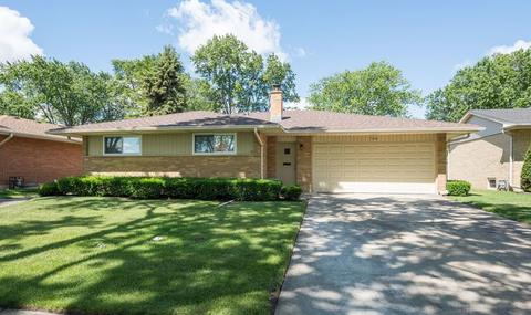 700 Cavan Ln, Des Plaines, IL 60016 photo 1