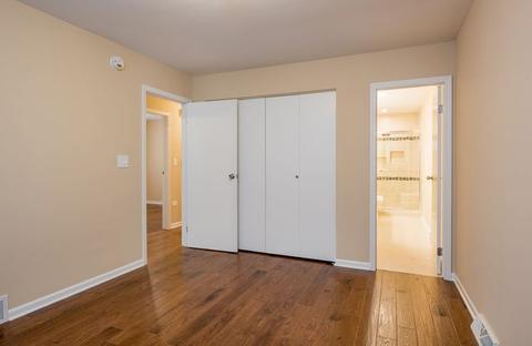 700 Cavan Ln, Des Plaines, IL 60016 photo 14