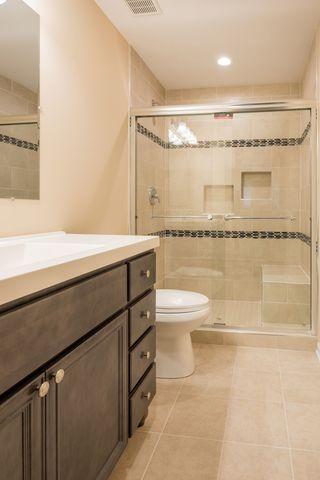 700 Cavan Ln, Des Plaines, IL 60016 photo 15