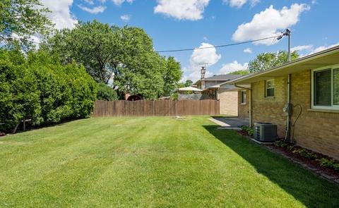 700 Cavan Ln, Des Plaines, IL 60016 photo 26