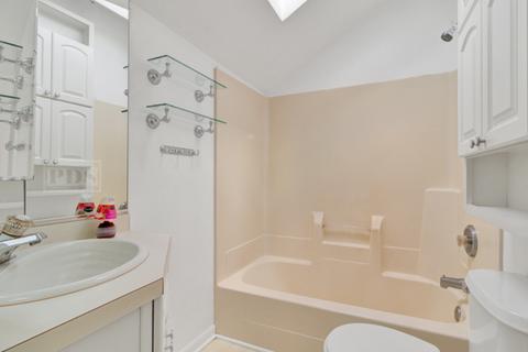 334 E Wesley St, Wheaton, IL 60187 photo 25