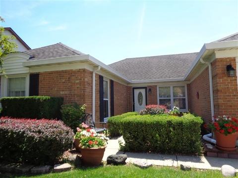 1271 Darlington Ct, Hoffman Estates, IL 60169 photo 2