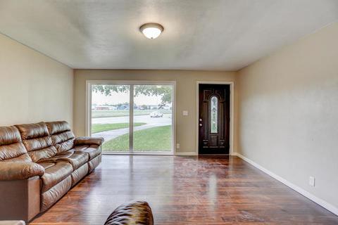 1913 Roberta Ln, Champaign, IL 61821 photo 5