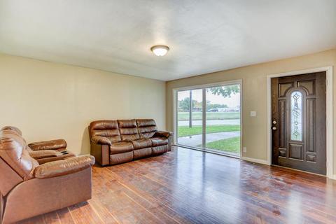 1913 Roberta Ln, Champaign, IL 61821 photo 4