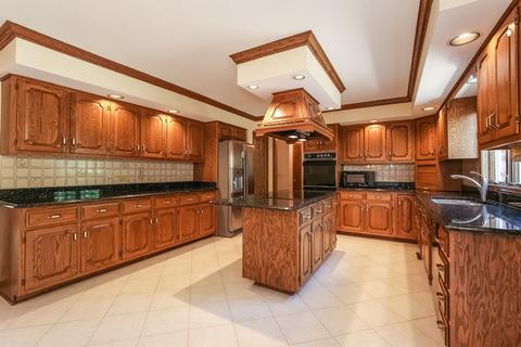 7 Cove Ct, Burr Ridge, IL 60527 photo 13