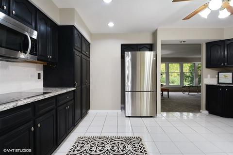 29 W435 W Schick Rd, Bartlett, IL 60103 photo 3
