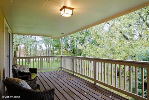 29 W435 W Schick Rd, Bartlett, IL 60103 photo 4