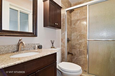1675 Bedford Rd, Hoffman Estates, IL 60169 photo 10