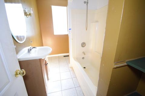 3827 Sangamon St, Steger, IL 60475 photo 5