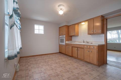 521 W Center St, Itasca, IL 60143 photo 4