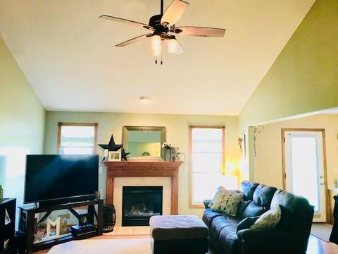 185 E Adams St, Manteno, IL 60950 photo 12