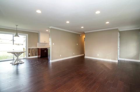 1034 E 8th St, Lockport, IL 60441 photo 10