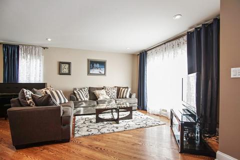 1400 Brookside Dr, Hoffman Estates, IL 60169 photo 3