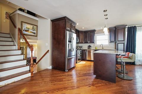 1400 Brookside Dr, Hoffman Estates, IL 60169 photo 2