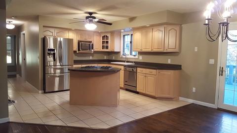 7 Dover Dr, Spring Valley, IL 61362 photo 2