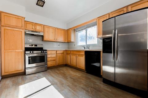 8101 S Eberhart Ave, Chicago, IL 60619 photo 9