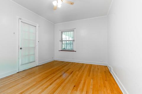 8101 S Eberhart Ave, Chicago, IL 60619 photo 22