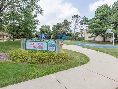 715 Red Bud Ct, Bartlett, IL 60103 photo 22