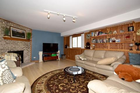 645 N Highview Ave, Addison, IL 60101 photo 10