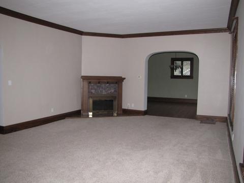 306 E Scott St, Tuscola, IL 61953 photo 9