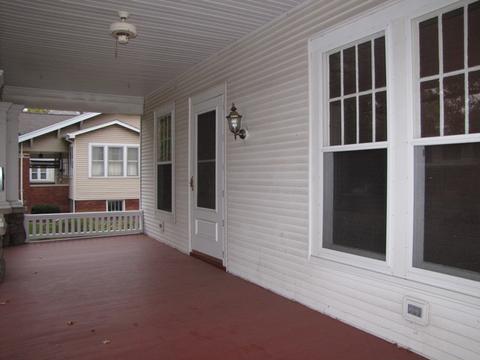 306 E Scott St, Tuscola, IL 61953 photo 3