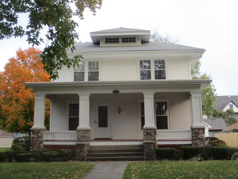 306 E Scott St, Tuscola, IL 61953 photo 1