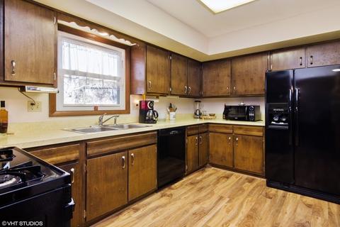 33 Lockman Cir, Elgin, IL 60123 photo 14