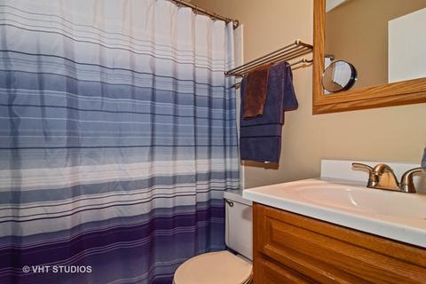 305 Windsor Dr, Roselle, IL 60172 photo 8