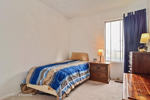 305 Windsor Dr, Roselle, IL 60172 photo 9