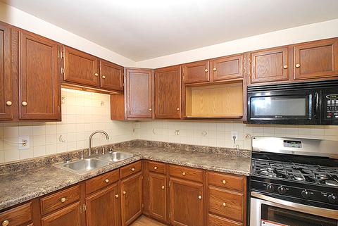 44 Hampton Rd, Montgomery, IL 60538 photo 6