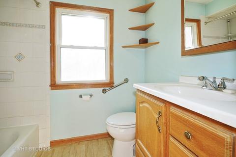 609 Binder St, Aurora, IL 60505 photo 9