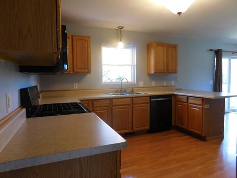 415 Wimbleton Trl, Mchenry, IL 60050 photo 4